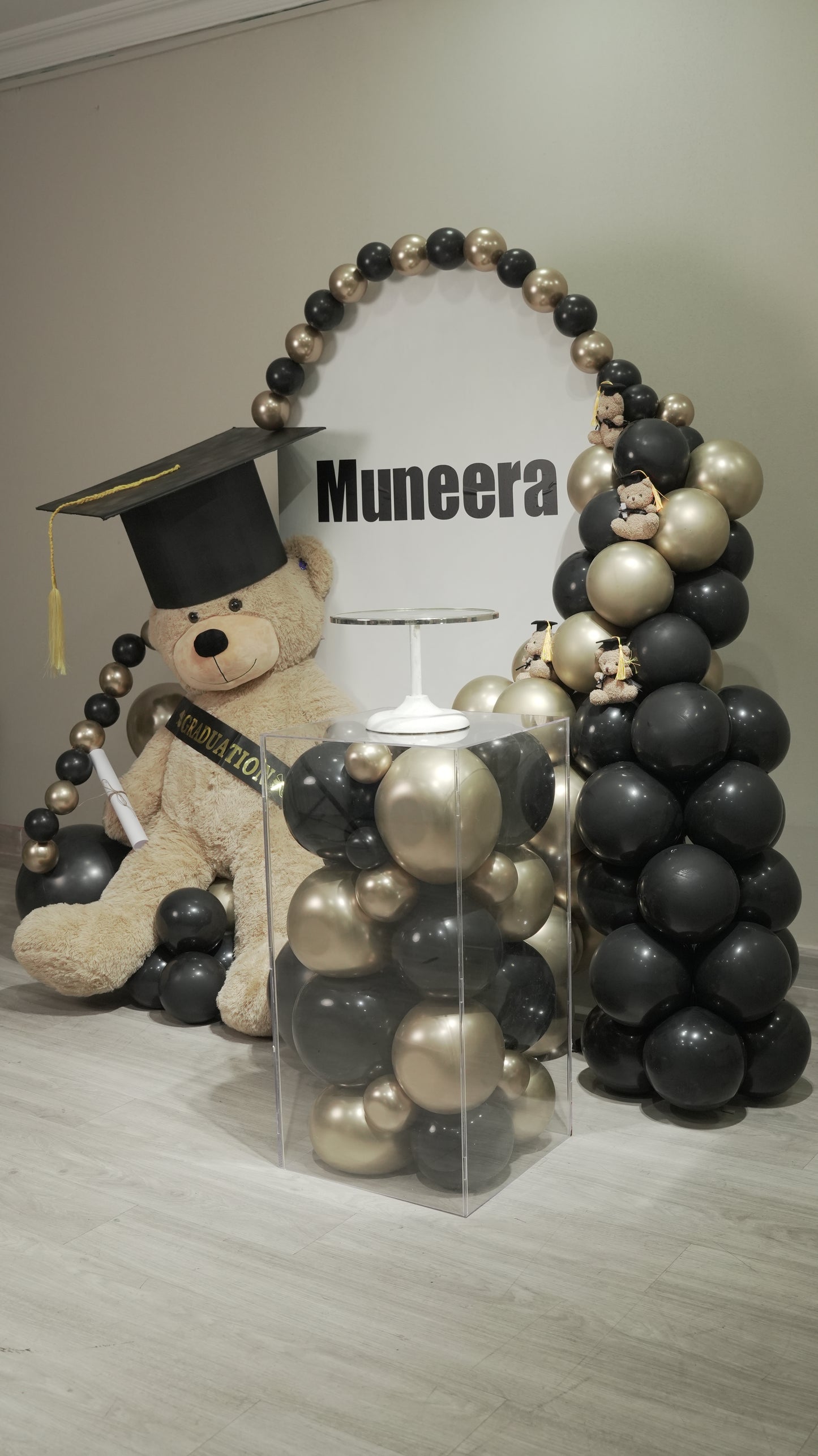 Graduation balloon & teddy bears backdrop