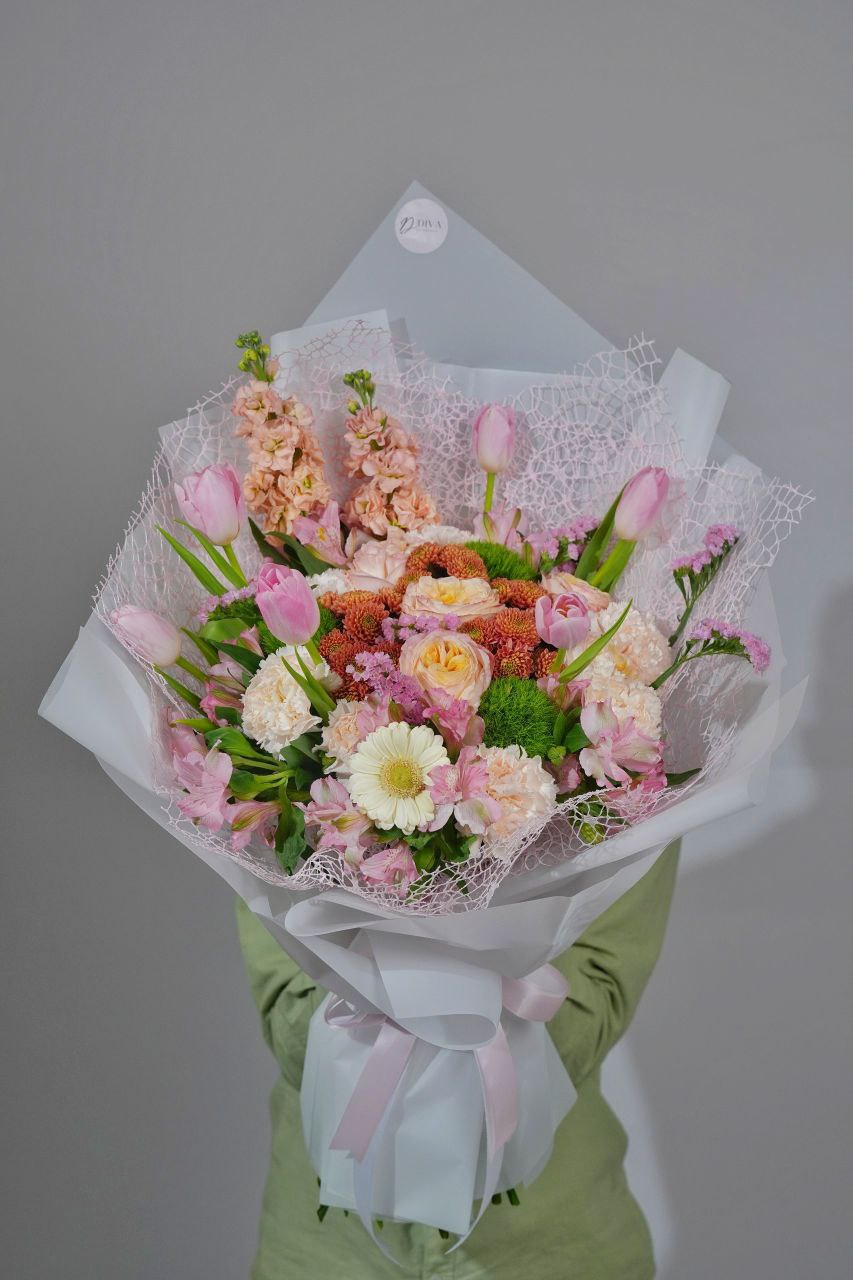 Elite Floral Symphony