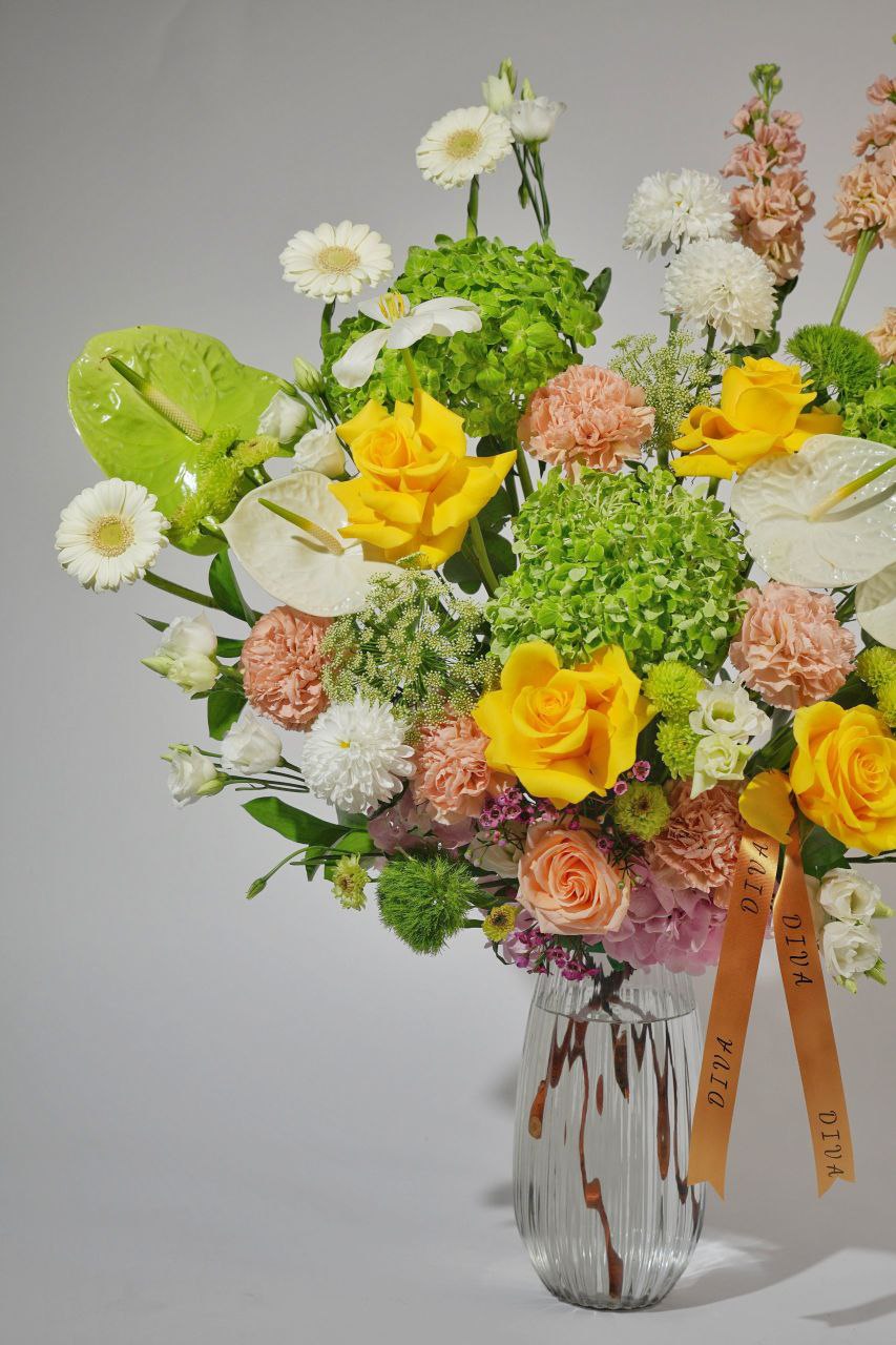 Lemon Blossom Vase
